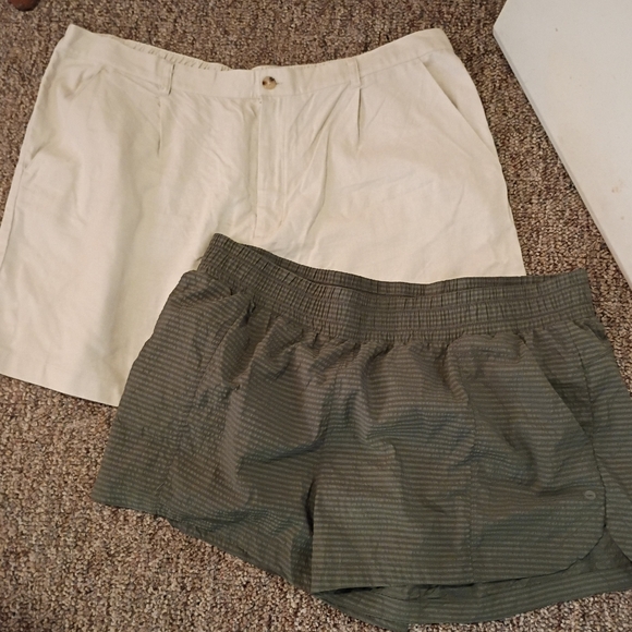 Avia Pants - 2XXXL (22W)  Khaki Shorts And Green Athletic Shorts